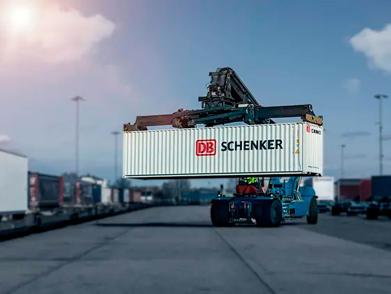 DIsayt DB Schenker : Conexiones globales para transportar tus productos por tierra, mar y aire.